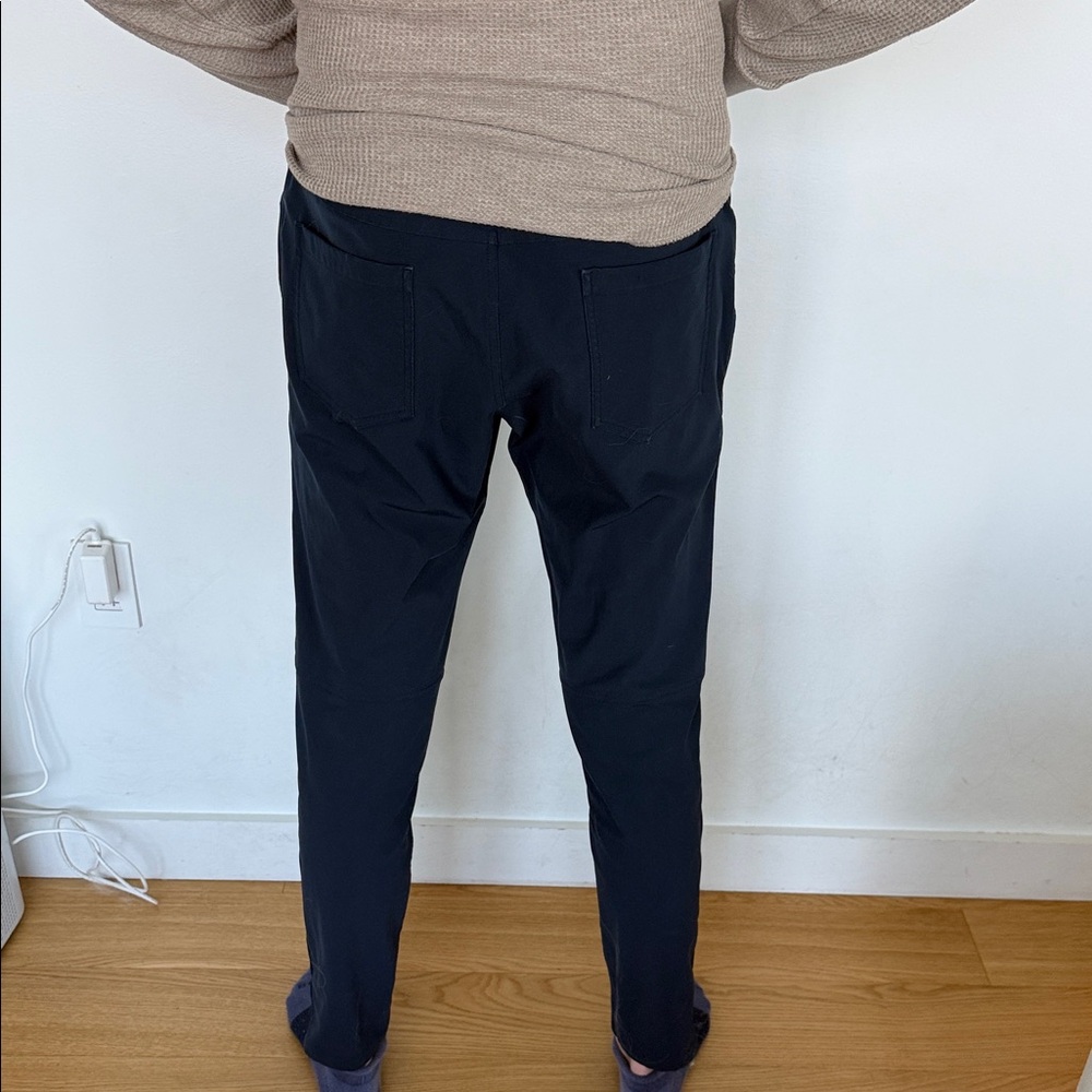Lululemon ABC Pant - Picture 7 of 7